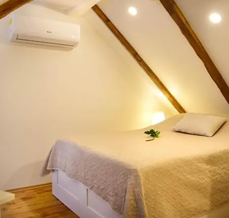 Rilati Old Town Palace 4 Pensionat 3*
