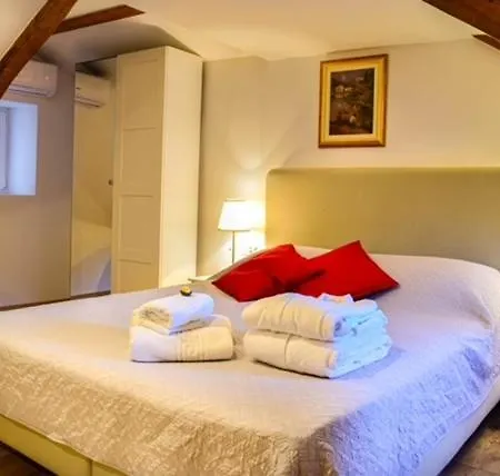 Rilati Old Town Palace 4 *