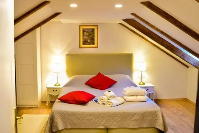 Rilati Old Town Palace 4 Maison d'hôtes